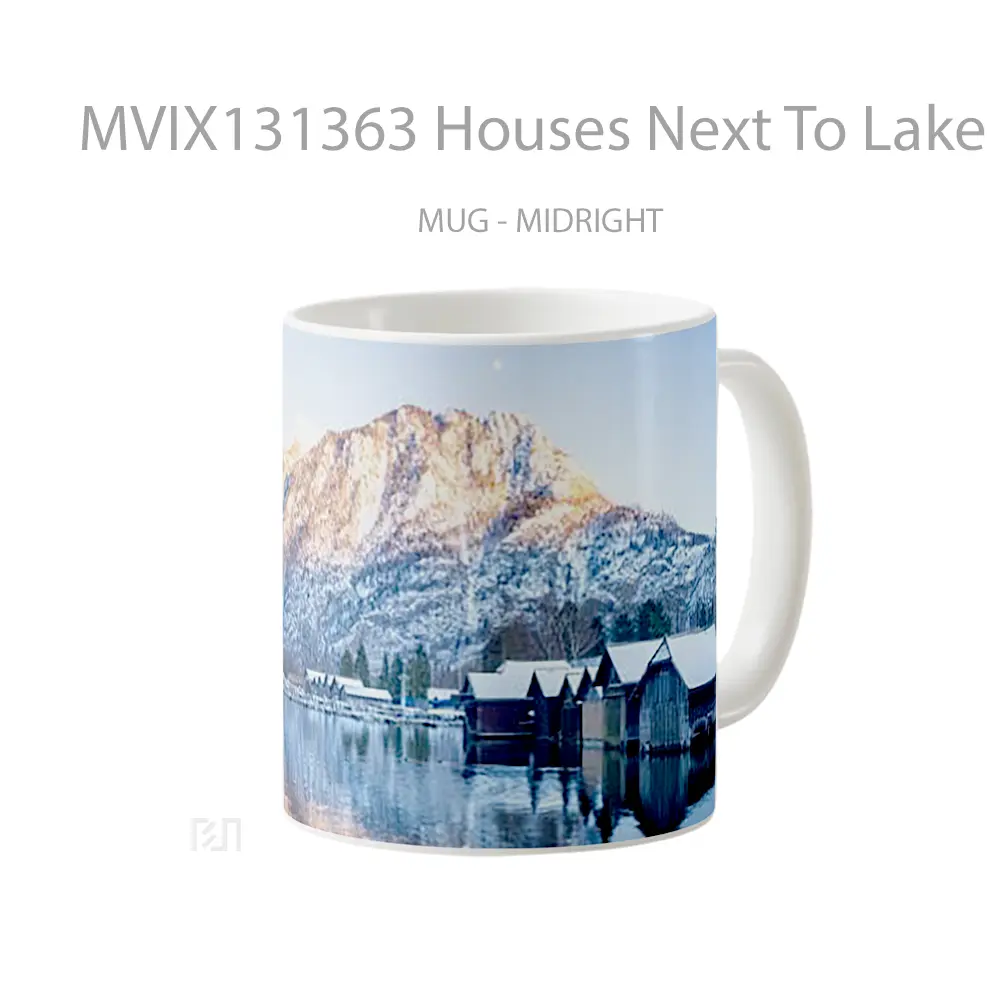 Mug Houses Next To Lake And Mountains Gelas Pemandangan Alam - All-side / Desain
