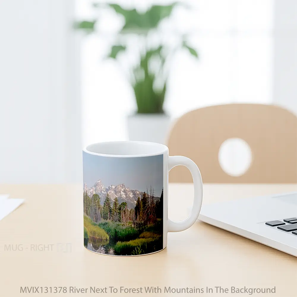 Mug River Next To Forest With Mountains In The Background Gelas Pemandangan Alam - All-side / Desain