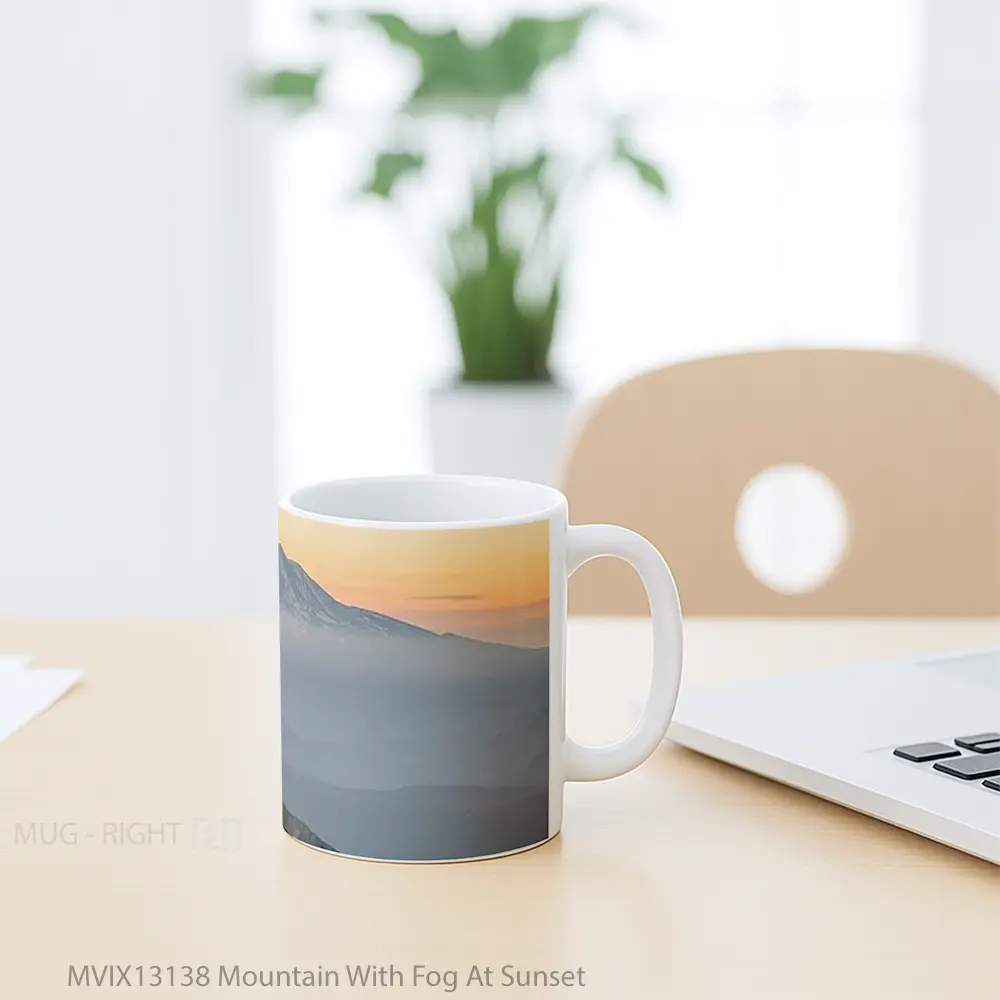 Mug Mountain With Fog At Sunset Gelas Pemandangan Alam - All-side / Desain