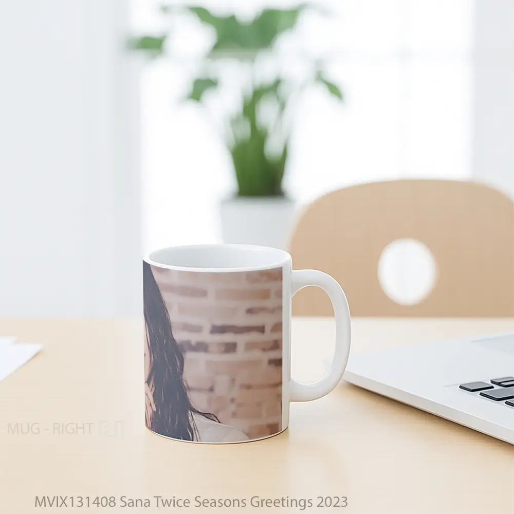 Mug Sana Twice Seasons Greetings 2023 Gelas Keramik Unik - All-side / Desain