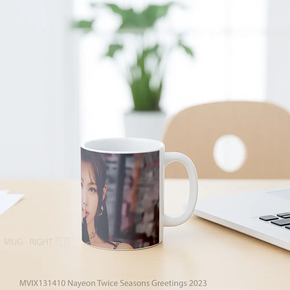 Mug Nayeon Twice Seasons Greetings 2023 Gelas Keramik Unik - All-side / Desain