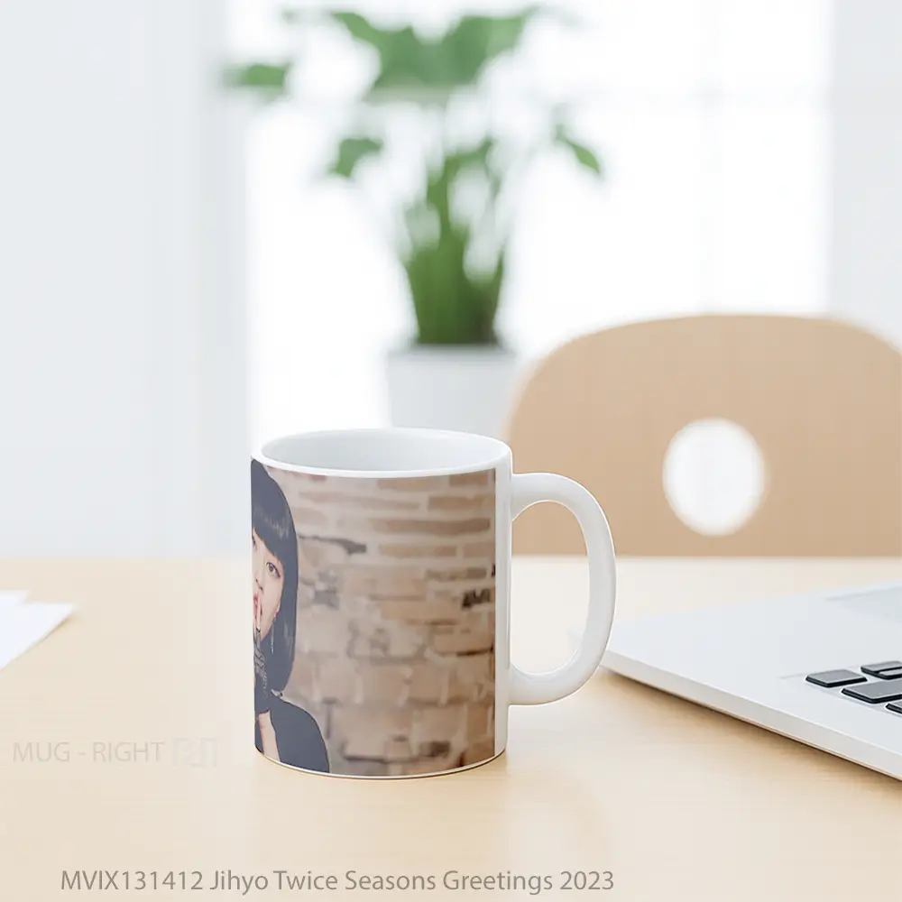 Mug Jihyo Twice Seasons Greetings 2023 Gelas Keramik Unik - All-side / Desain