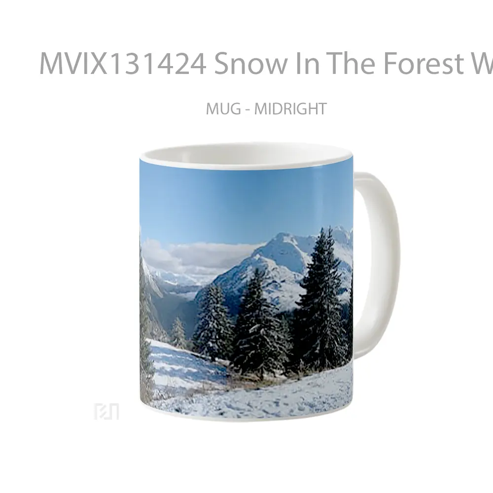 Mug Snow In The Forest With Mountains In The Background Gelas Pemandangan Alam - All-side / Desain