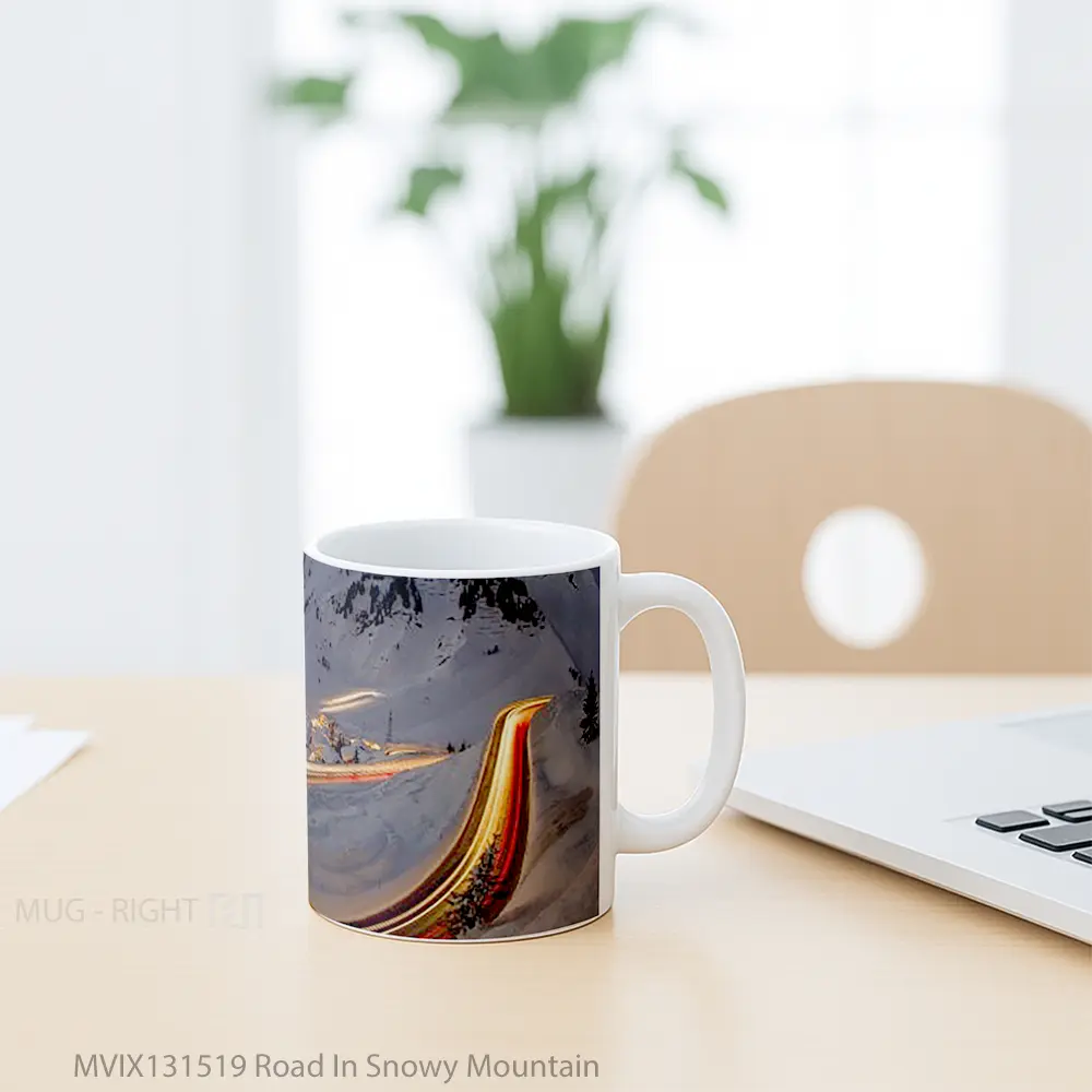 Mug Road In Snowy Mountain Gelas Pemandangan Alam - All-side / Desain