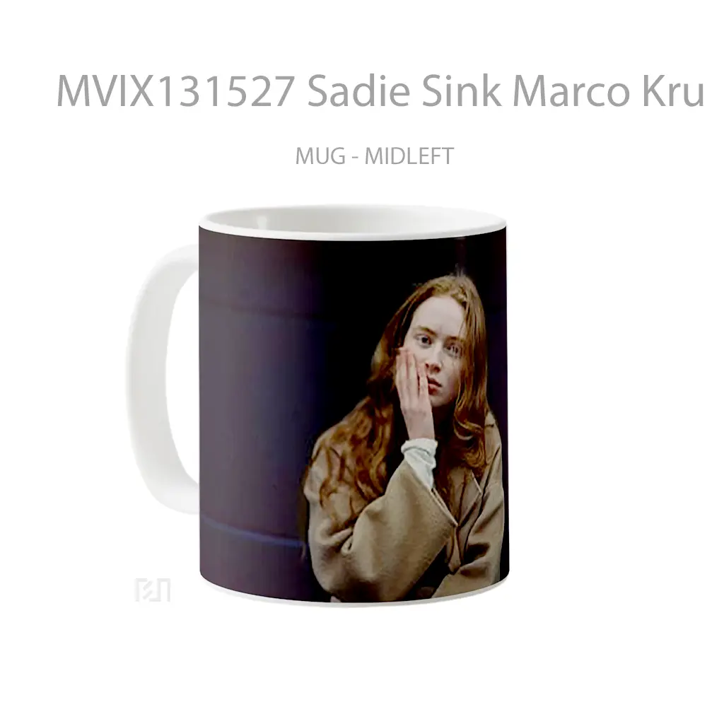 Mug Sadie Sink Marco Kruger Photoshoot V1 Gelas Keramik Unik - All-side / Desain