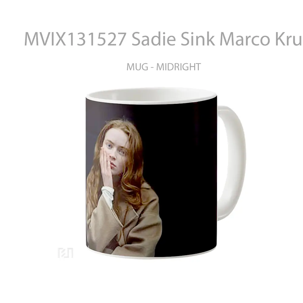 Mug Sadie Sink Marco Kruger Photoshoot V1 Gelas Keramik Unik - All-side / Desain