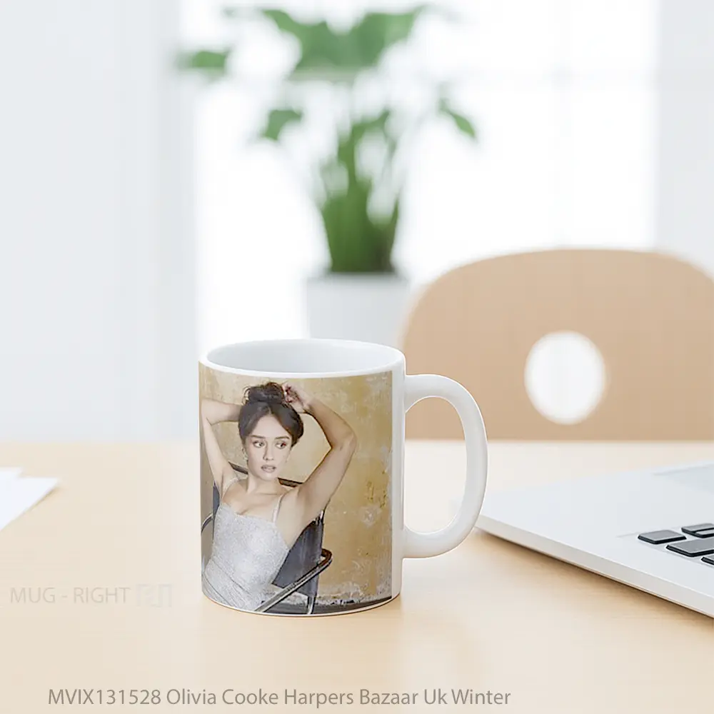 Mug Olivia Cooke Harpers Bazaar Uk Winter Gelas Selebriti - All-side / Desain