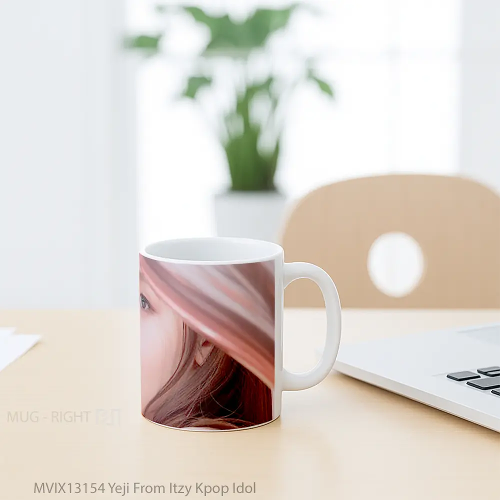 Mug Yeji From Itzy Kpop Idol Gelas Keramik Unik - All-side / Desain