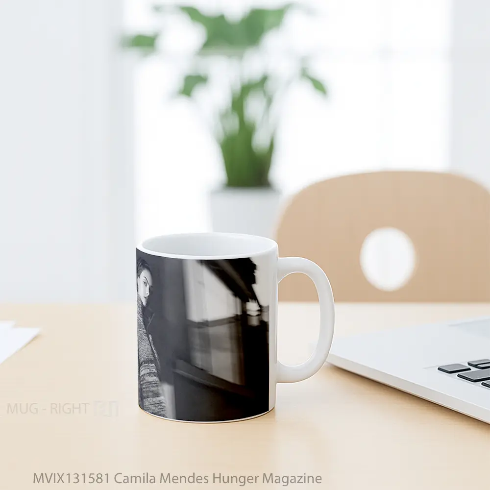 Mug Camila Mendes Hunger Magazine Gelas Selebriti - All-side / Desain