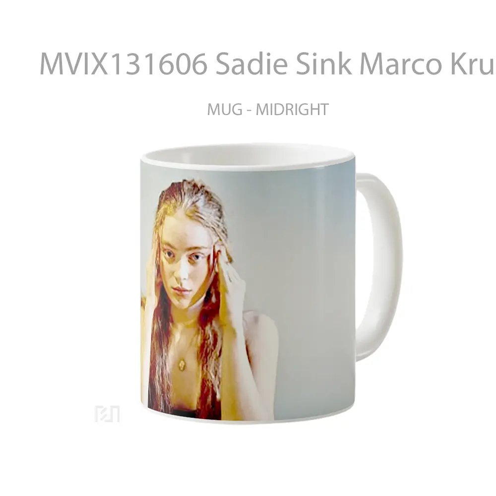 Mug Sadie Sink Marco Kruger Photoshoot V2 Gelas Keramik Unik - All-side / Desain