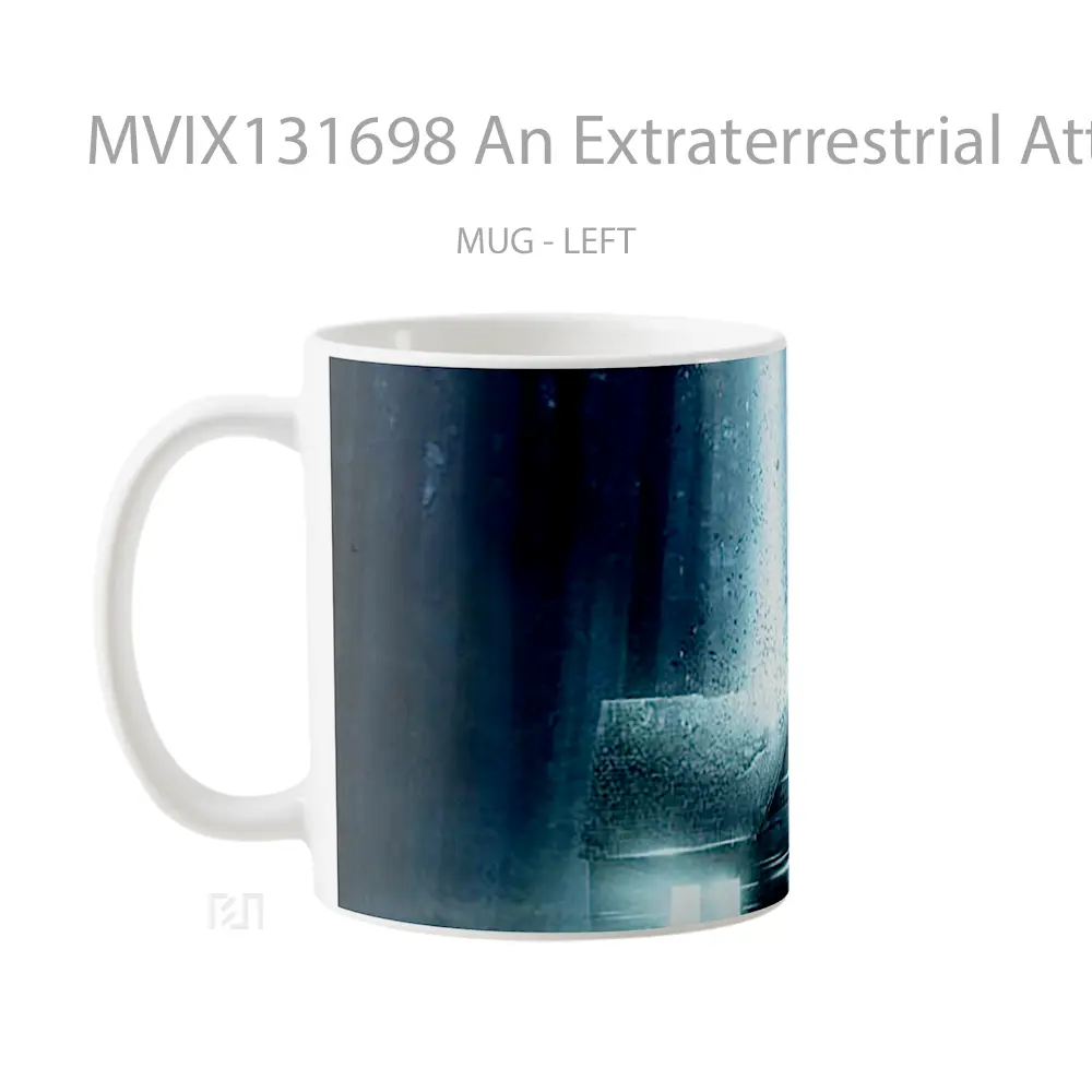Mug An Extraterrestrial Attack Gelas Keramik Unik - All-side / Desain