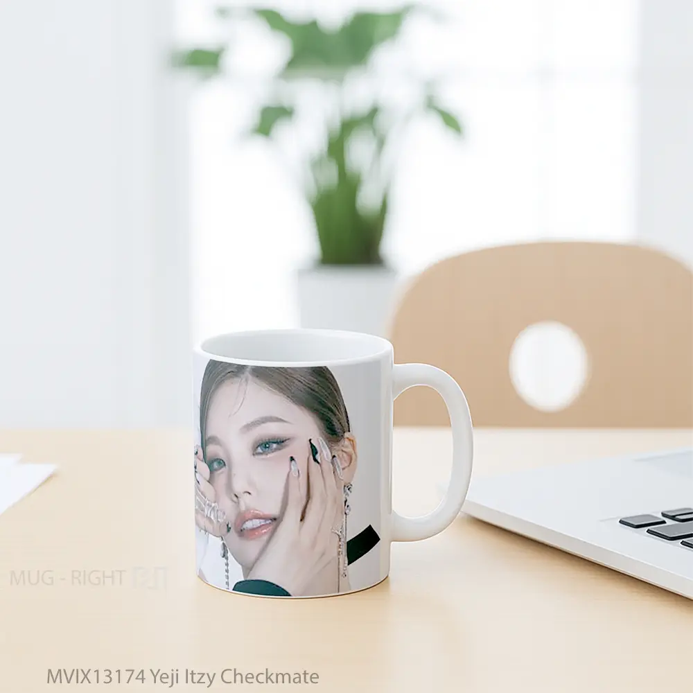 Mug Yeji Itzy Checkmate Gelas Keramik Unik - All-side / Desain