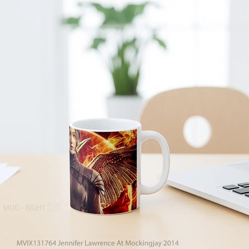Mug Jennifer Lawrence At Mockingjay 2014 Gelas Keramik Unik - All-side / Desain