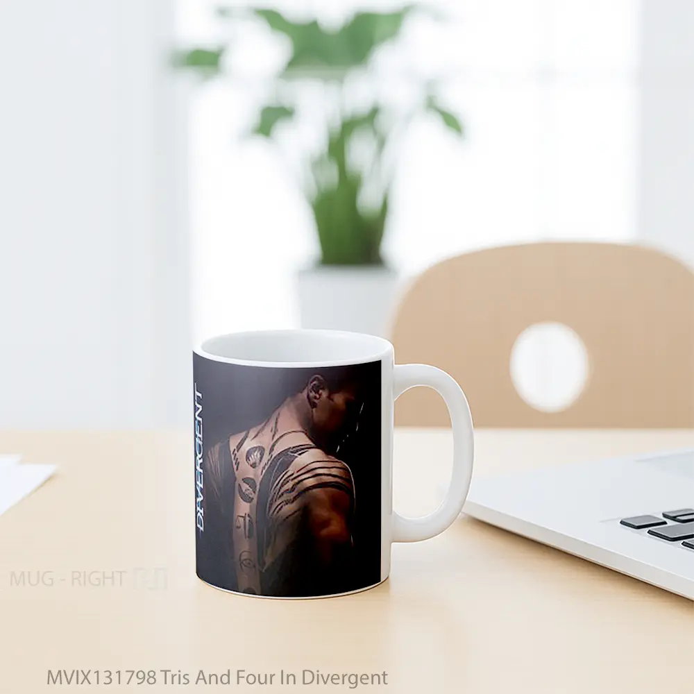 Mug Tris And Four In Divergent Gelas Keramik Unik - All-side / Desain