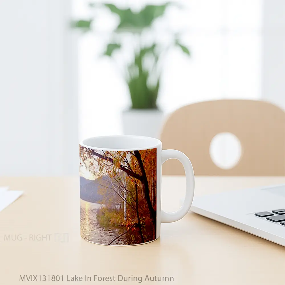 Mug Lake In Forest During Autumn Gelas Pemandangan Alam - All-side / Desain