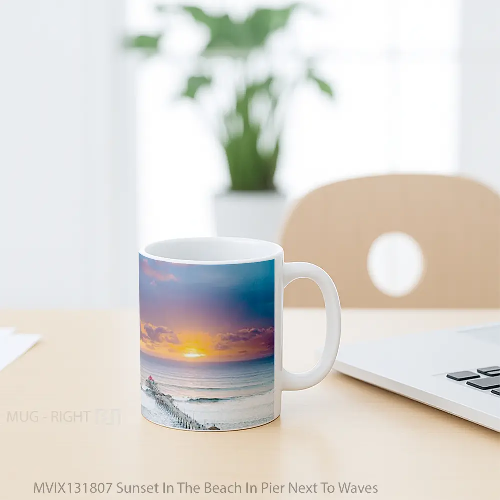Mug Sunset In The Beach In Pier Next To Waves Gelas Pemandangan Alam - All-side / Desain
