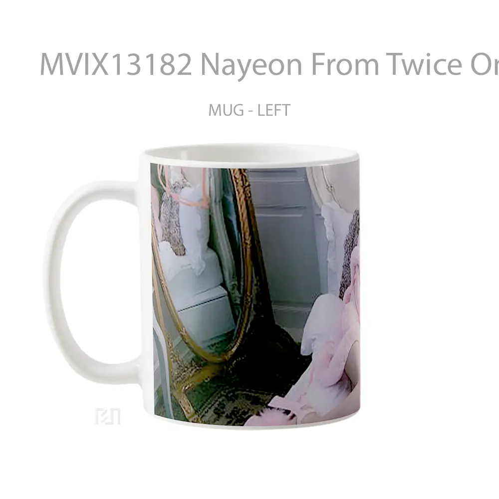 Mug Nayeon From Twice On Bed Gelas Keramik Unik - All-side / Desain
