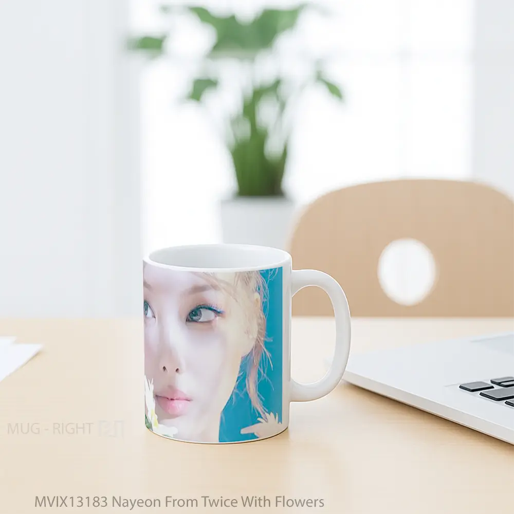 Mug Nayeon From Twice With Flowers Gelas Pemandangan Alam - All-side / Desain