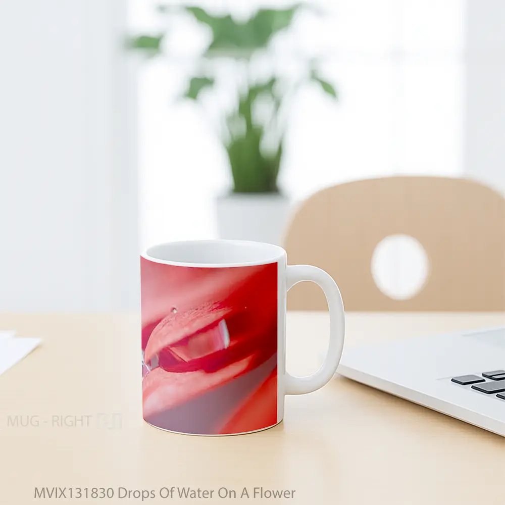 Mug Drops Of Water On A Flower Gelas Pemandangan Alam - All-side / Desain