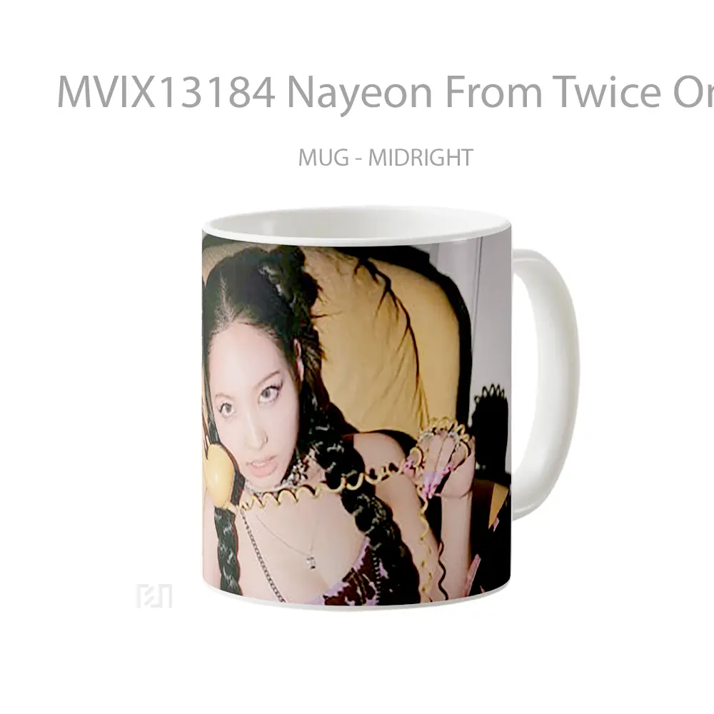 Mug Nayeon From Twice On The Phone Gelas Keramik Unik - All-side / Desain
