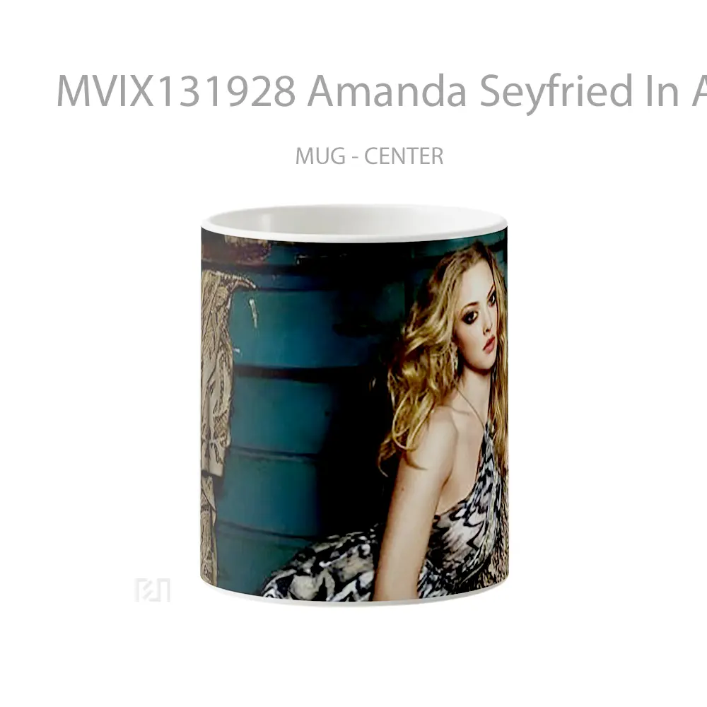 Mug Amanda Seyfried In A Room Gelas Keramik Unik