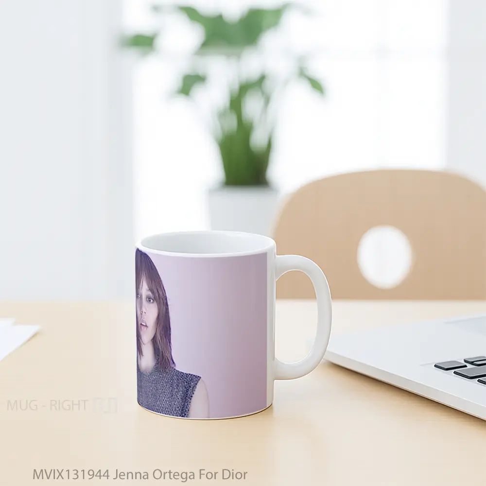 Mug Jenna Ortega For Dior Gelas Keramik Unik - All-side / Desain