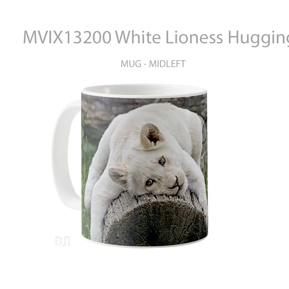 Mug White Lioness Hugging Tree Gelas Pemandangan Alam - All-side / Desain