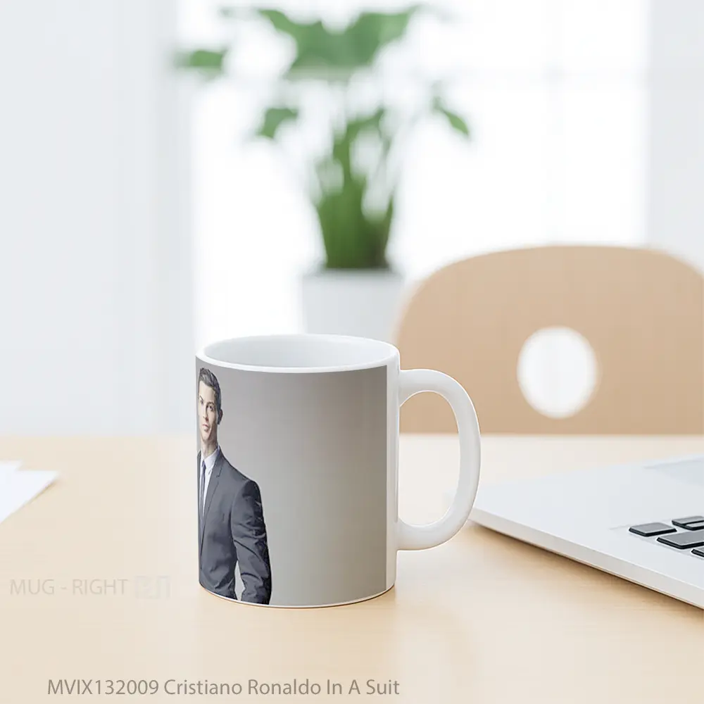 Mug Cristiano Ronaldo In A Suit Gelas Keramik Unik - All-side / Desain