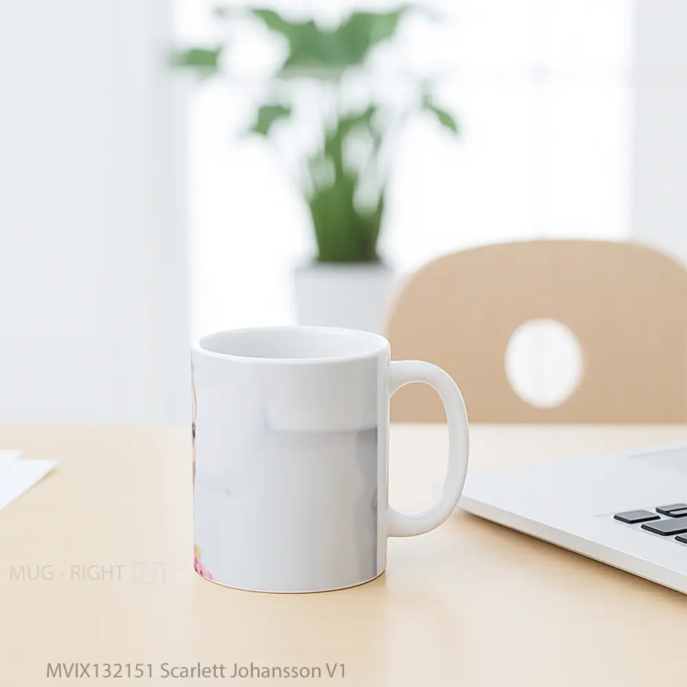 Mug Scarlett Johansson V1 Gelas Selebriti - All-side / Desain