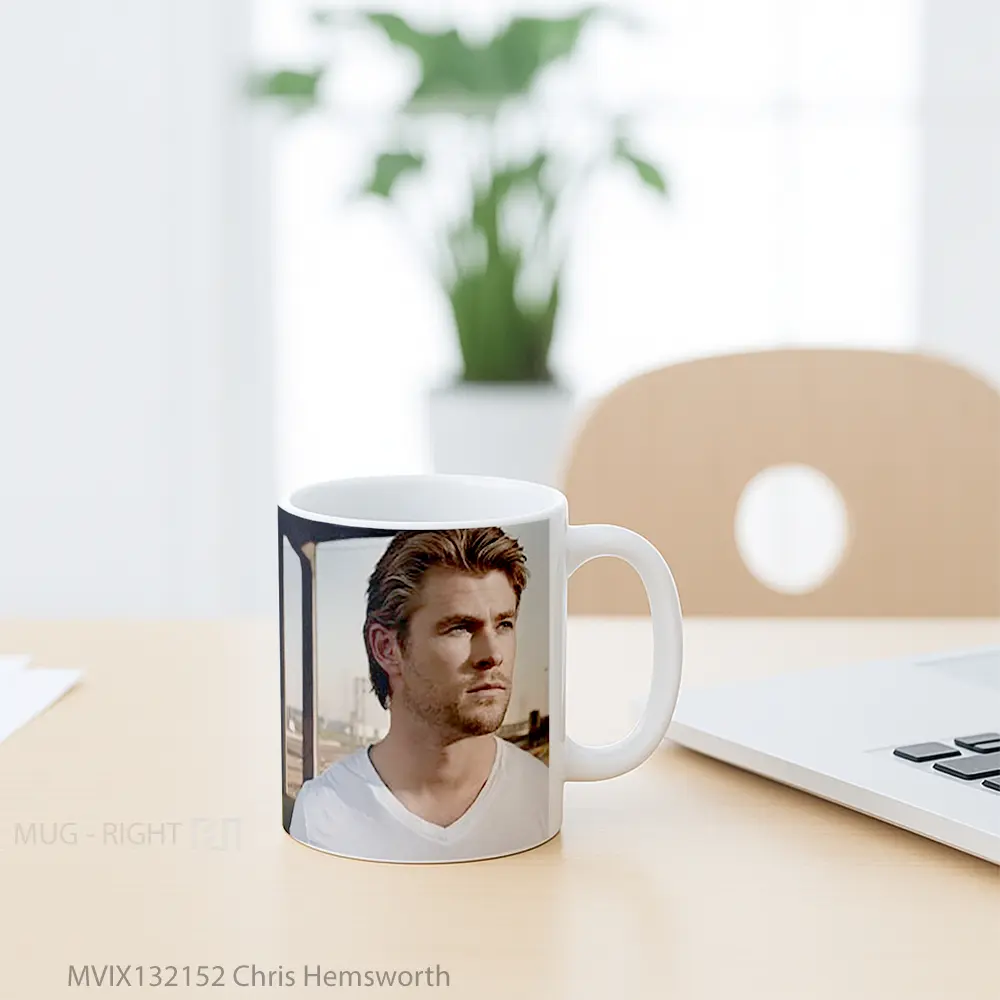 Mug Chris Hemsworth Gelas Selebriti - All-side / Desain