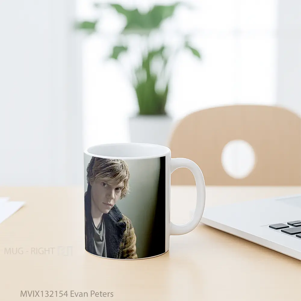 Mug Evan Peters Gelas Keramik Unik - All-side / Desain
