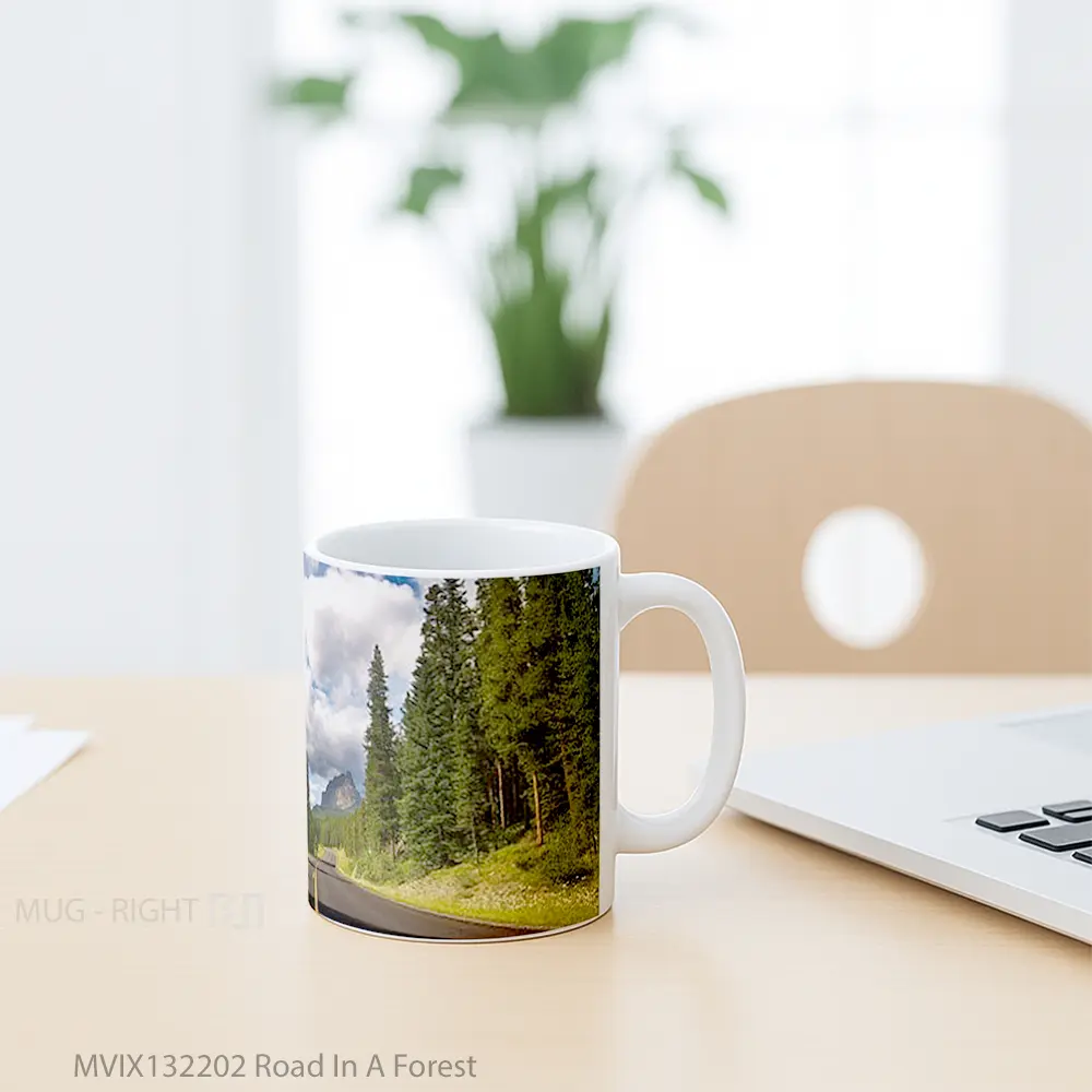 Mug Road In A Forest Gelas Pemandangan Alam - All-side / Desain