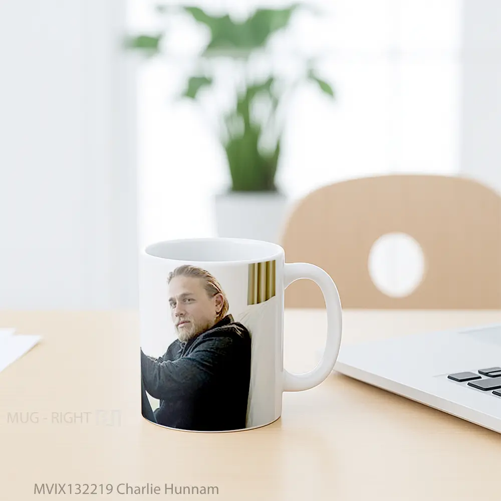 Mug Charlie Hunnam Gelas Keramik Unik - All-side / Desain