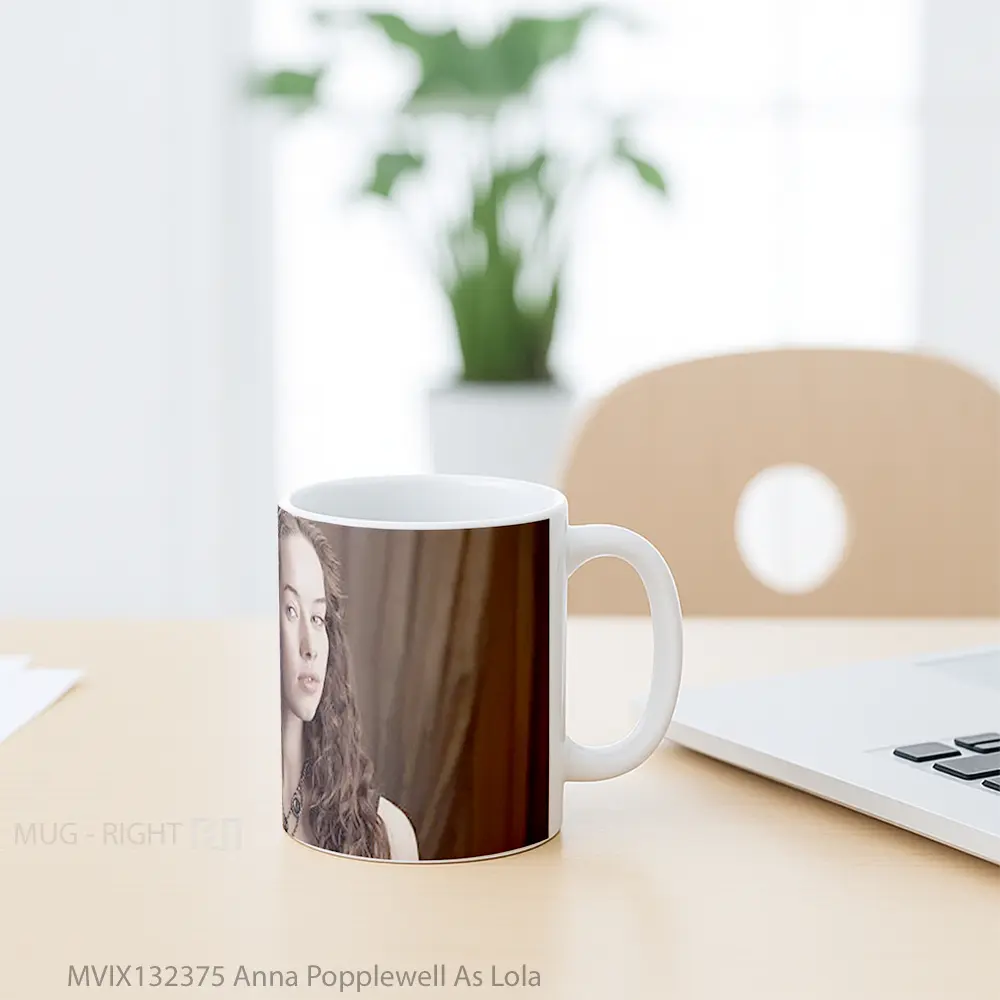 Mug Anna Popplewell As Lola Gelas Keramik Unik - All-side / Desain