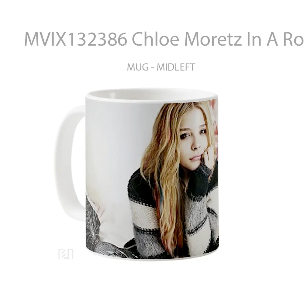 Mug Chloe Moretz In A Room Gelas Keramik Unik - All-side / Desain