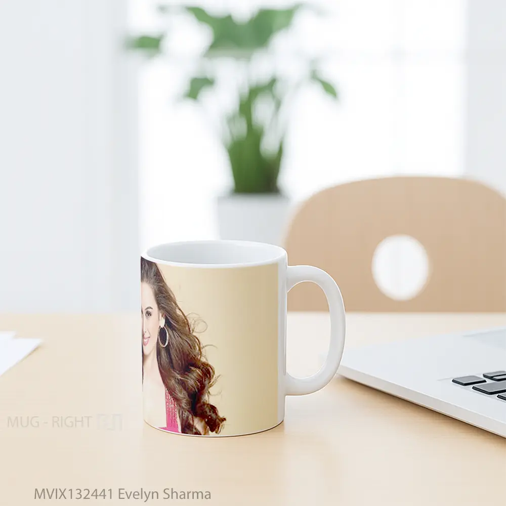 Mug Evelyn Sharma Gelas Keramik Unik - All-side / Desain