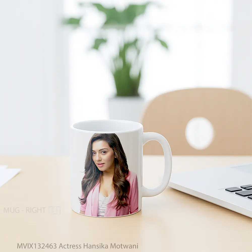 Mug Actress Hansika Motwani Gelas Keramik Unik - All-side / Desain