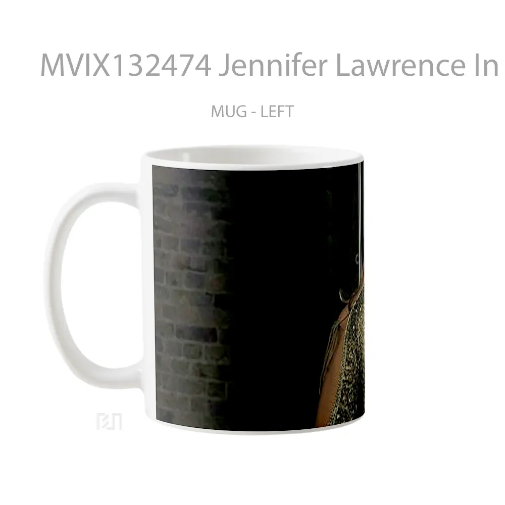 Mug Jennifer Lawrence In A Room Gelas Keramik Unik - All-side / Desain