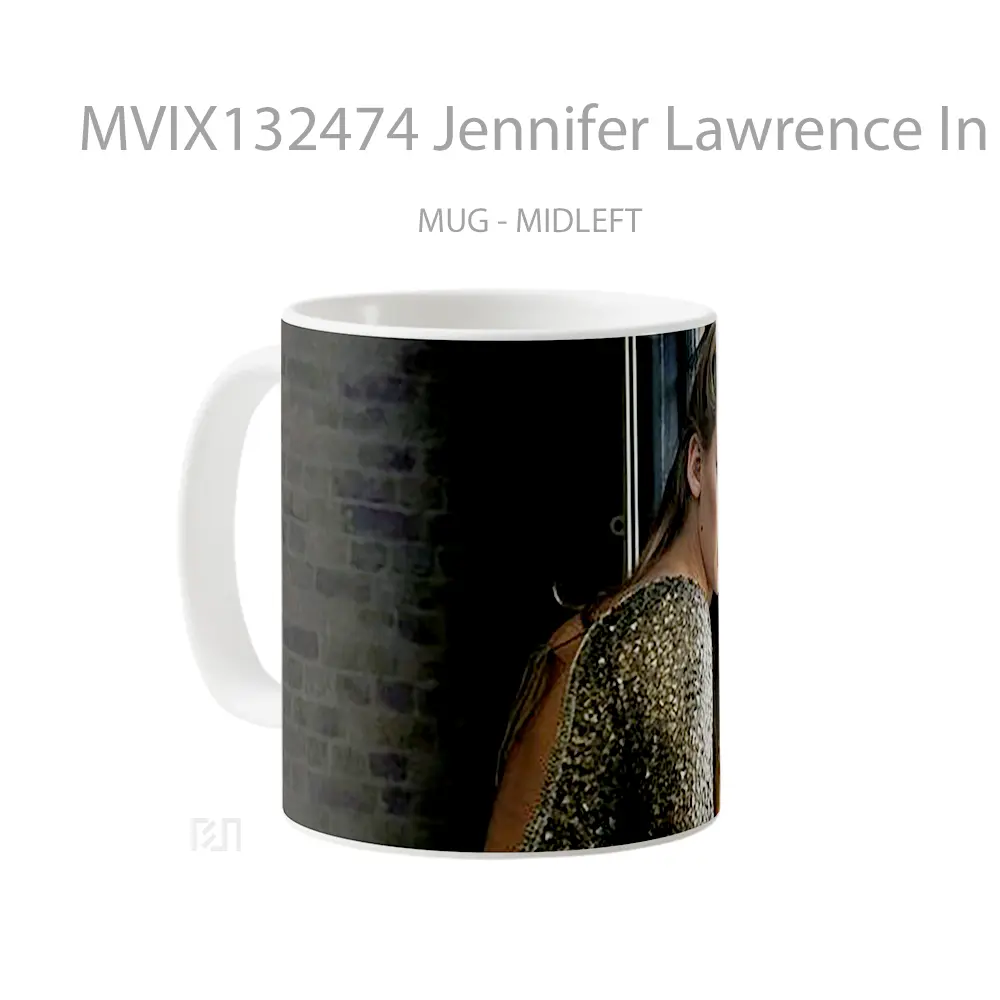 Mug Jennifer Lawrence In A Room Gelas Keramik Unik - All-side / Desain
