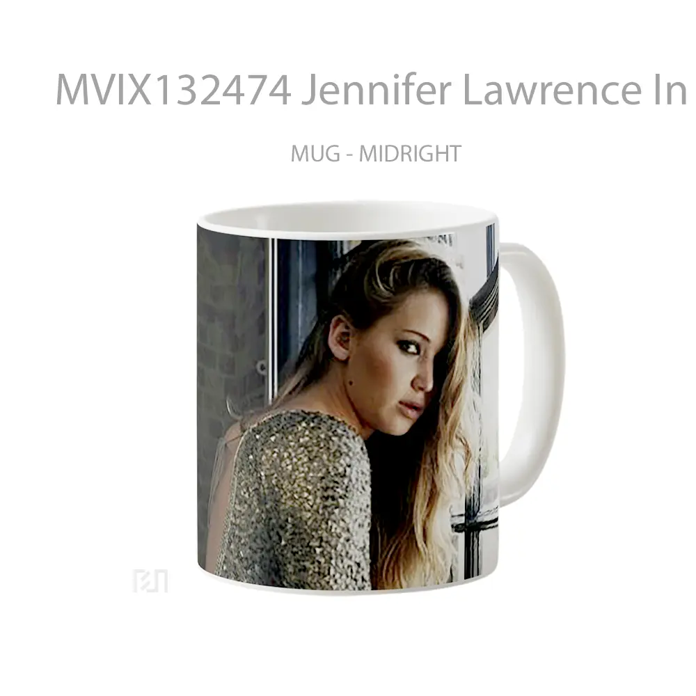 Mug Jennifer Lawrence In A Room Gelas Keramik Unik - All-side / Desain