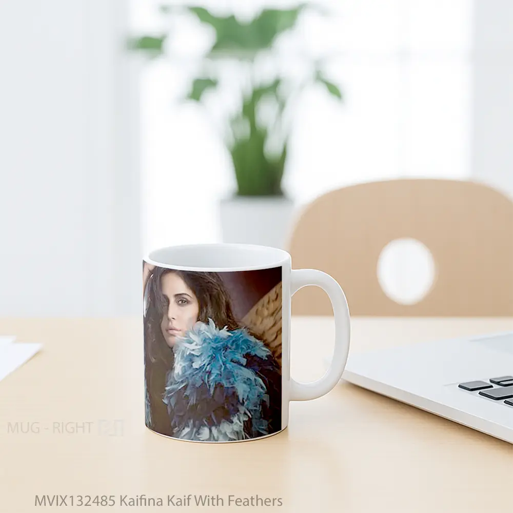 Mug Kaifina Kaif With Feathers Gelas Keramik Unik - All-side / Desain