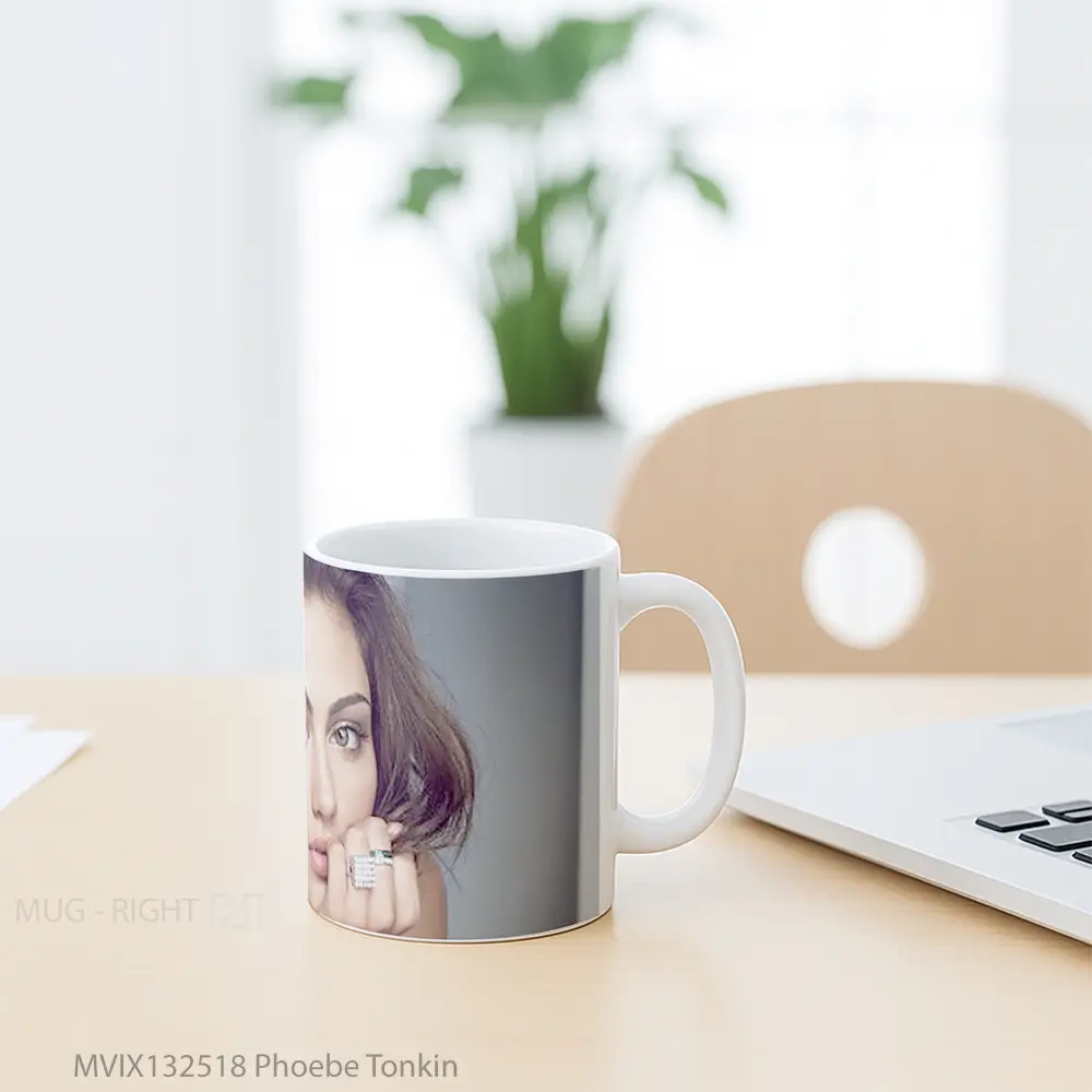 Mug Phoebe Tonkin Gelas Keramik Unik - All-side / Desain