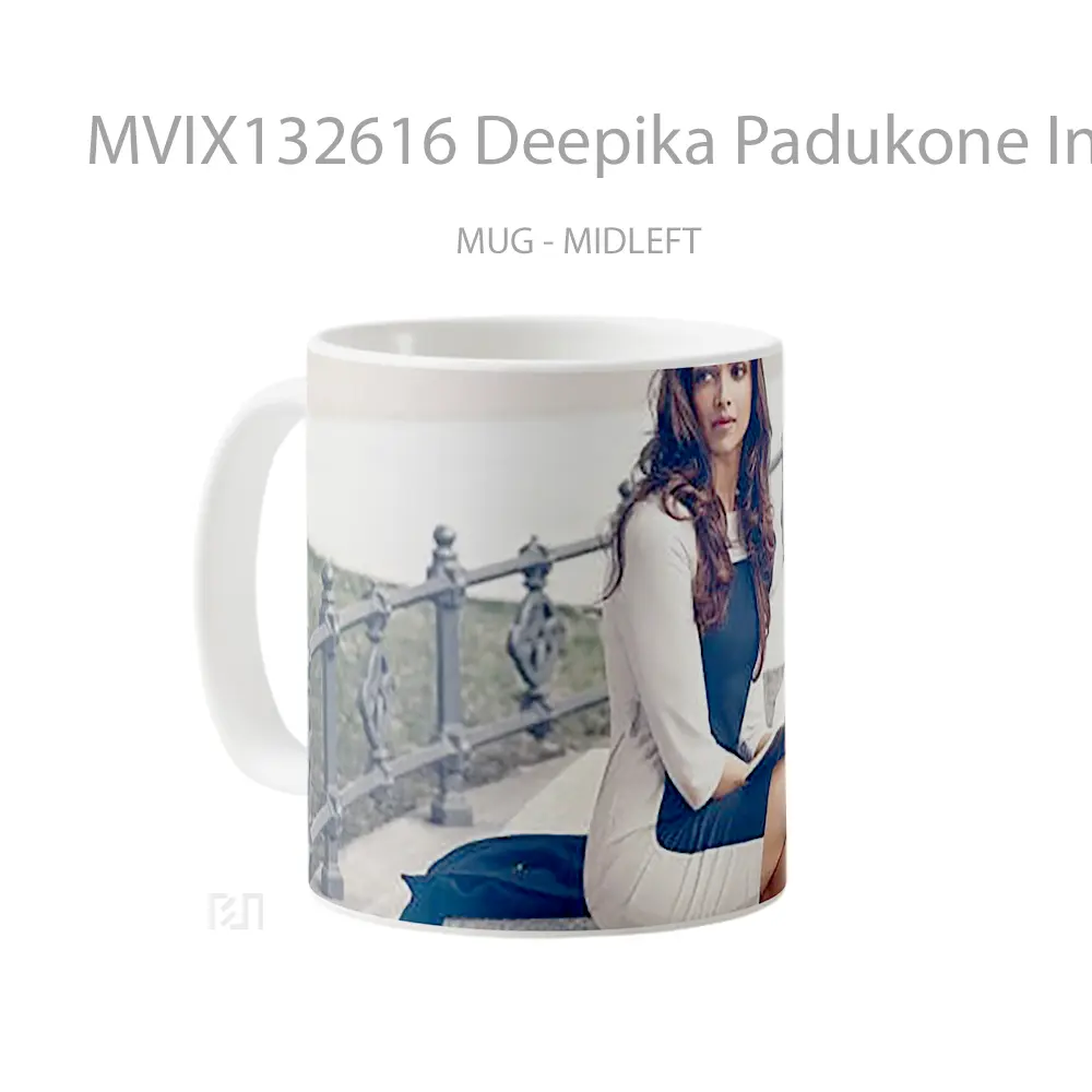 Mug Deepika Padukone In A Park Gelas Keramik Unik - All-side / Desain