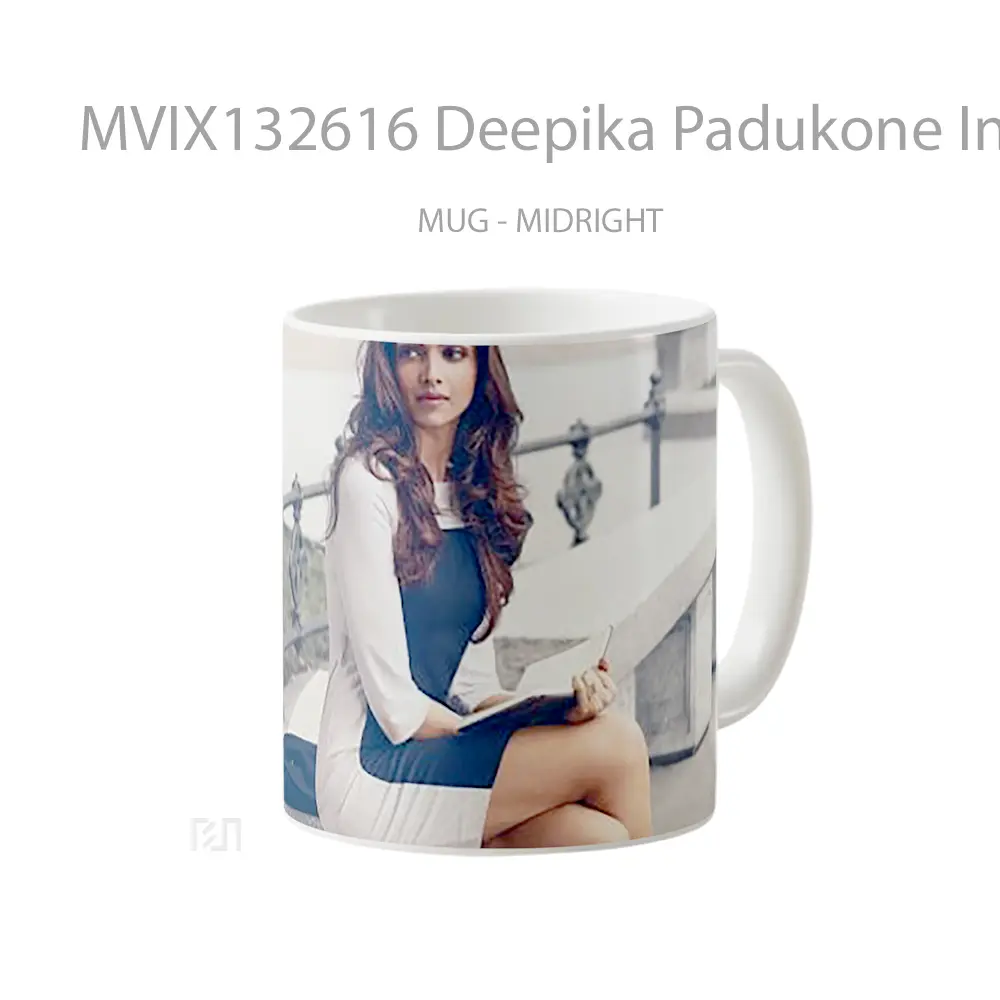 Mug Deepika Padukone In A Park Gelas Keramik Unik - All-side / Desain