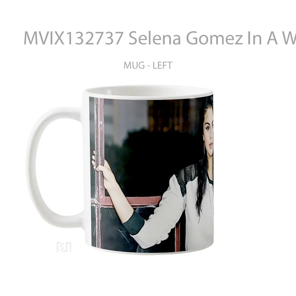 Mug Selena Gomez In A Window Gelas Selebriti - All-side / Desain