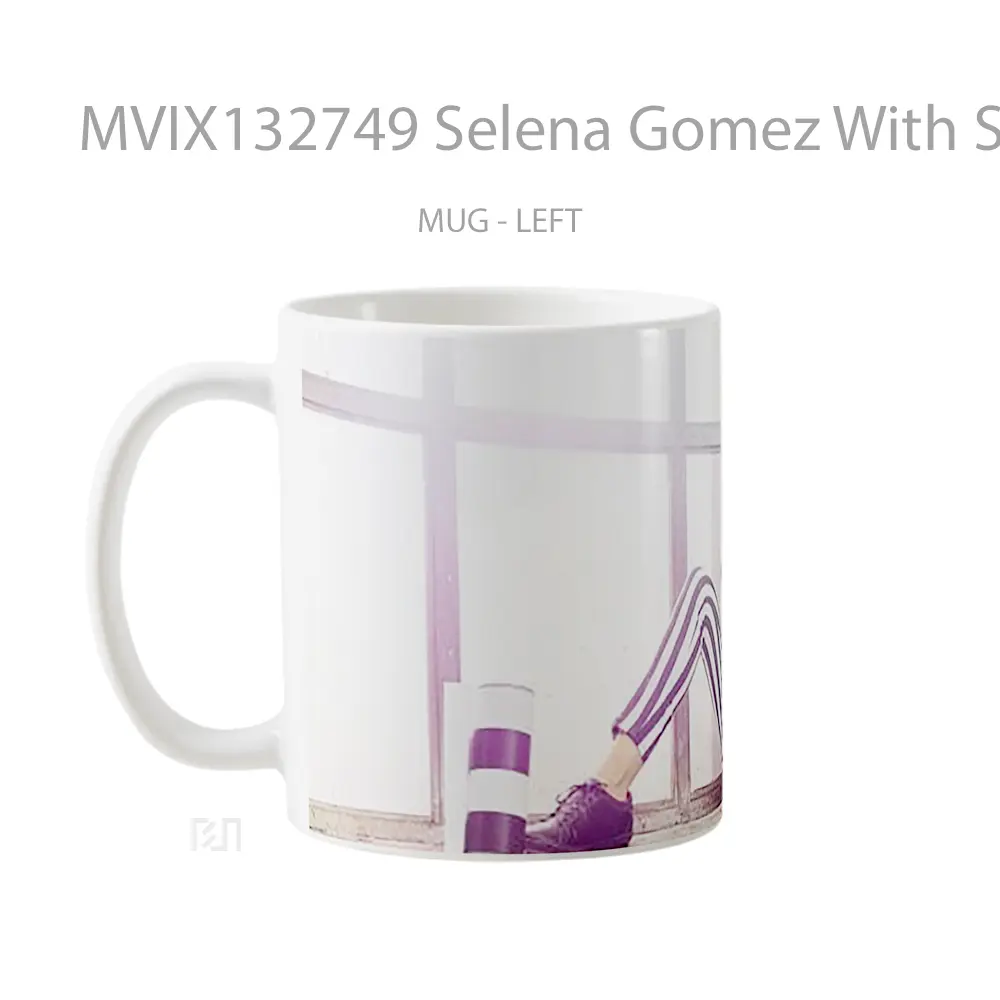 Mug Selena Gomez With Striped Pants Gelas Selebriti - All-side / Desain