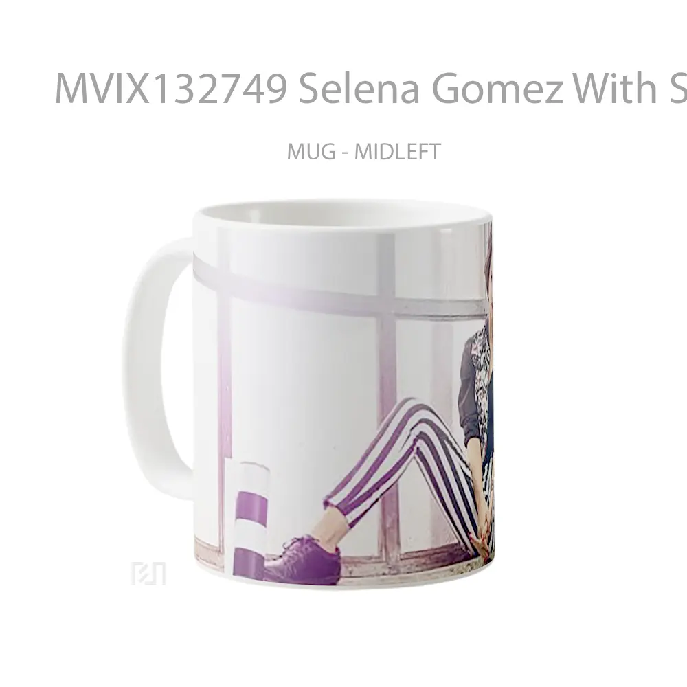 Mug Selena Gomez With Striped Pants Gelas Selebriti - All-side / Desain
