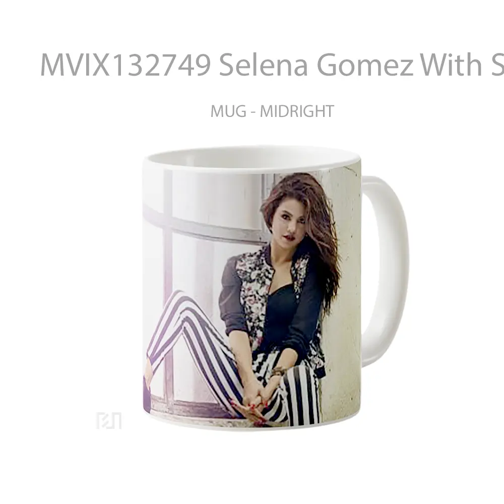 Mug Selena Gomez With Striped Pants Gelas Selebriti - All-side / Desain