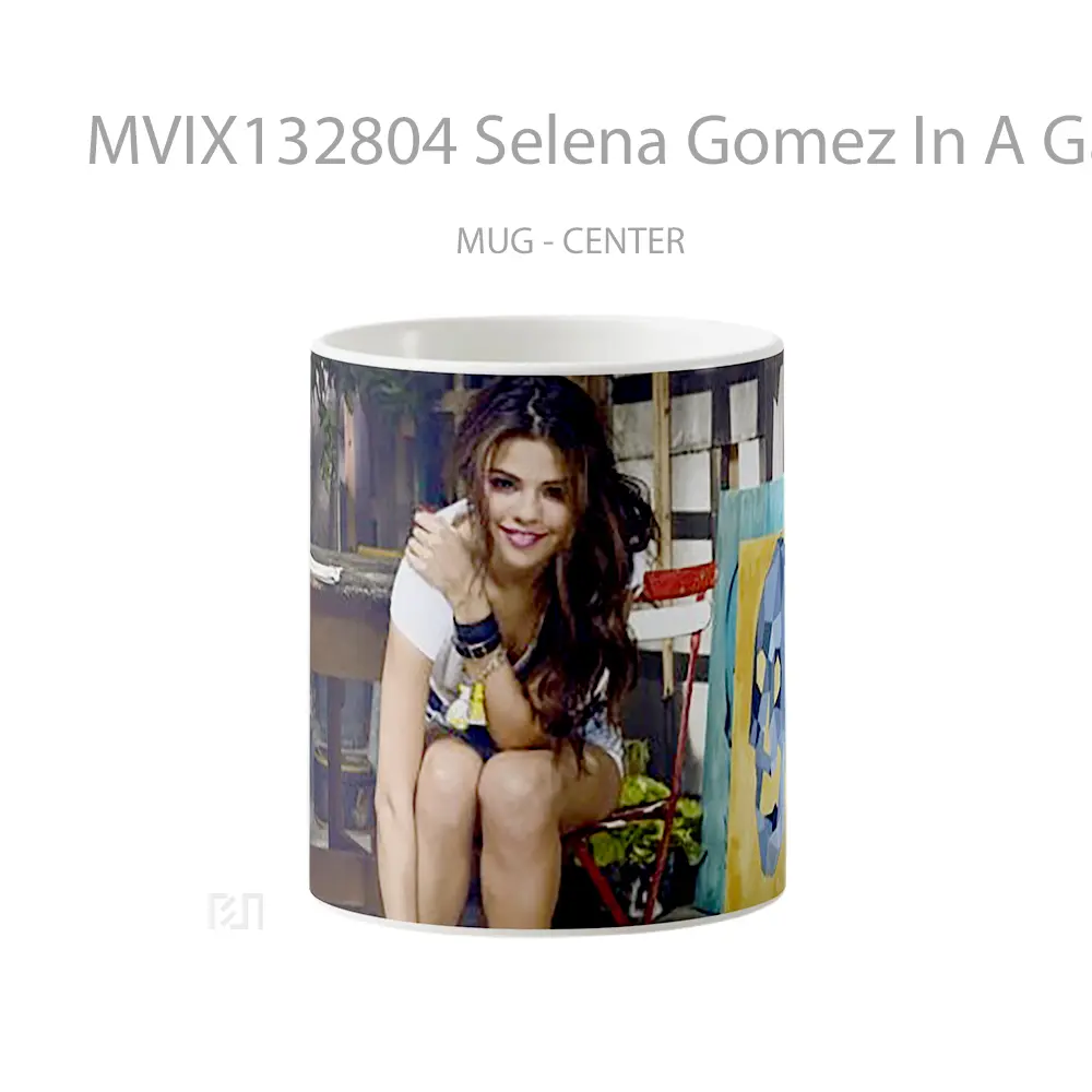 Mug Selena Gomez In A Gallery Gelas Selebriti