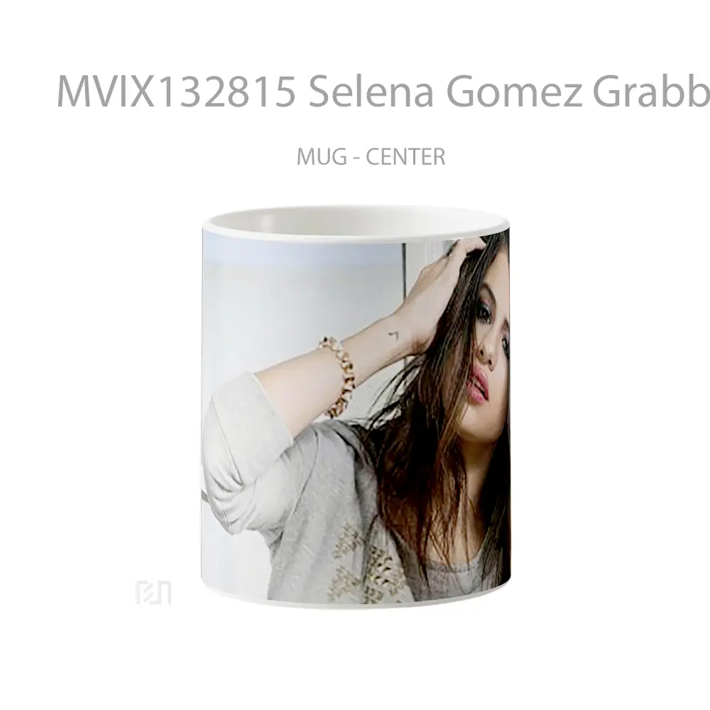 Mug Selena Gomez Grabbing Her Hair Gelas Selebriti